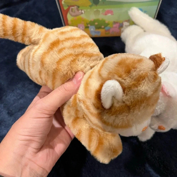 Adopt a pet gift box with 2 plush kittens in original box - Picture 7 of 7